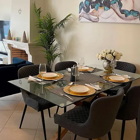 Casa Pips-elegant 3 Bed House In O Pomar * カバナス・デ・タビラ