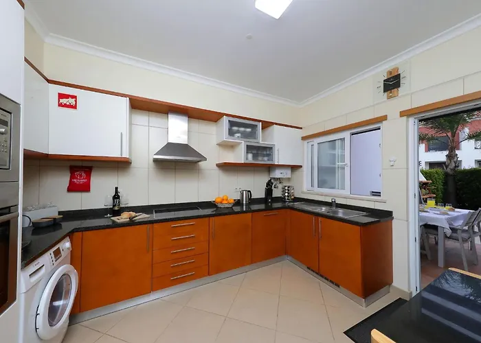 Casa Pips-elegant 3 Bed House In O Pomar * كاباناس تْدي تافيرا