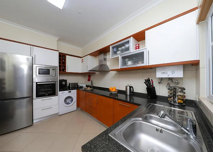 Casa Pips-elegant 3 Bed House In O Pomar بيت للعطل *